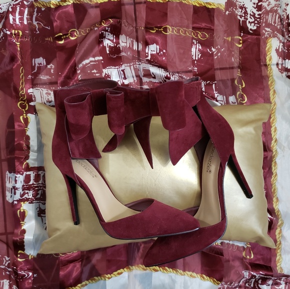 Shoe Dazzle Shoes - Burgundy Bow Heels